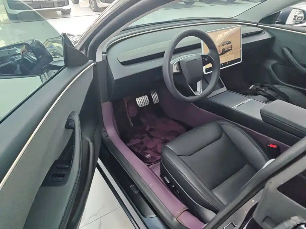 Tesla Model 3 — миниатюра 16