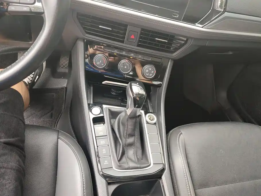 Volkswagen Sagitar — миниатюра 16