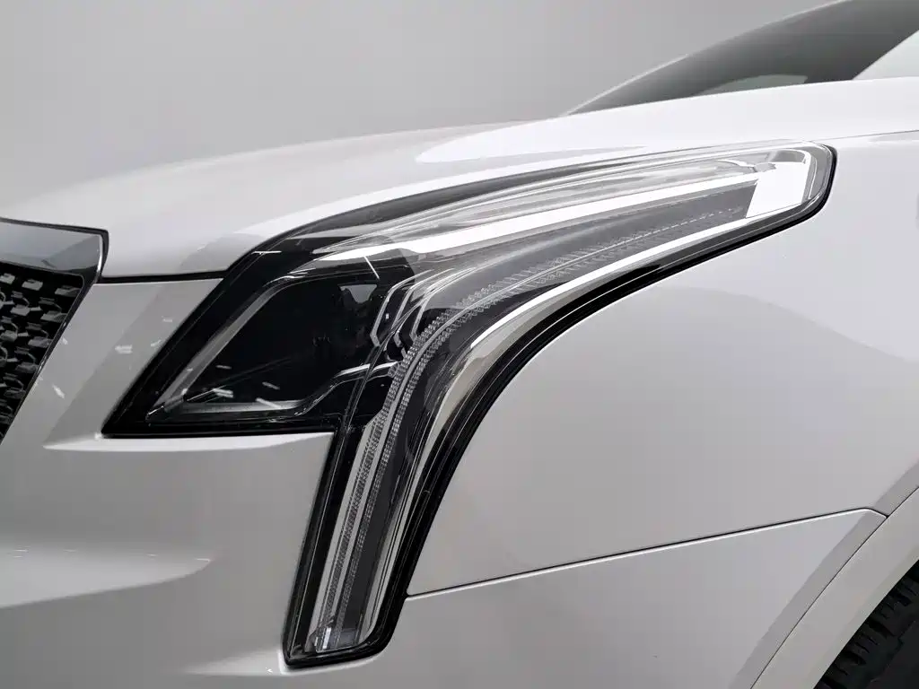 Cadillac XT5 — миниатюра 7
