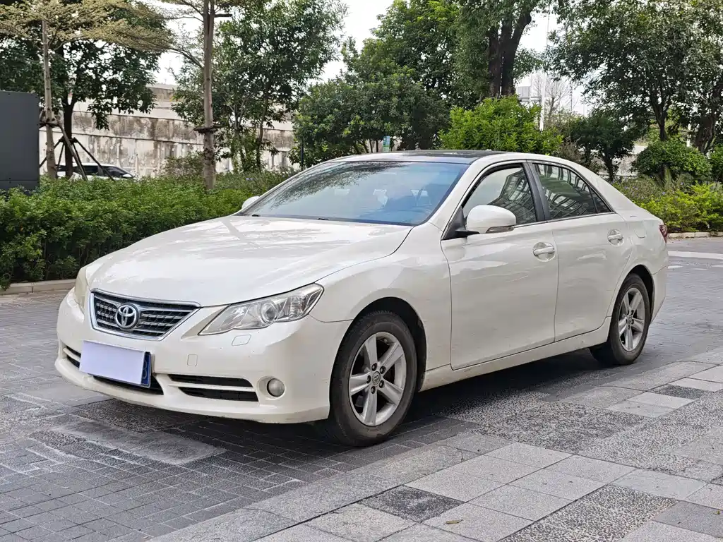 Toyota Reiz