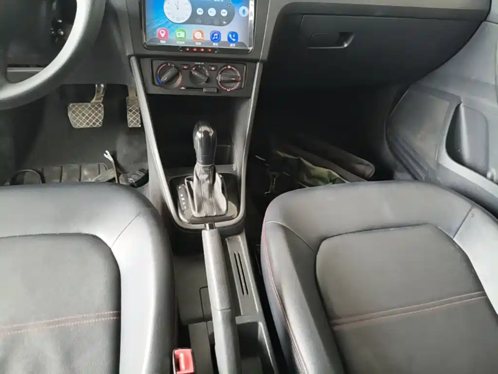 Volkswagen Santana — миниатюра 14