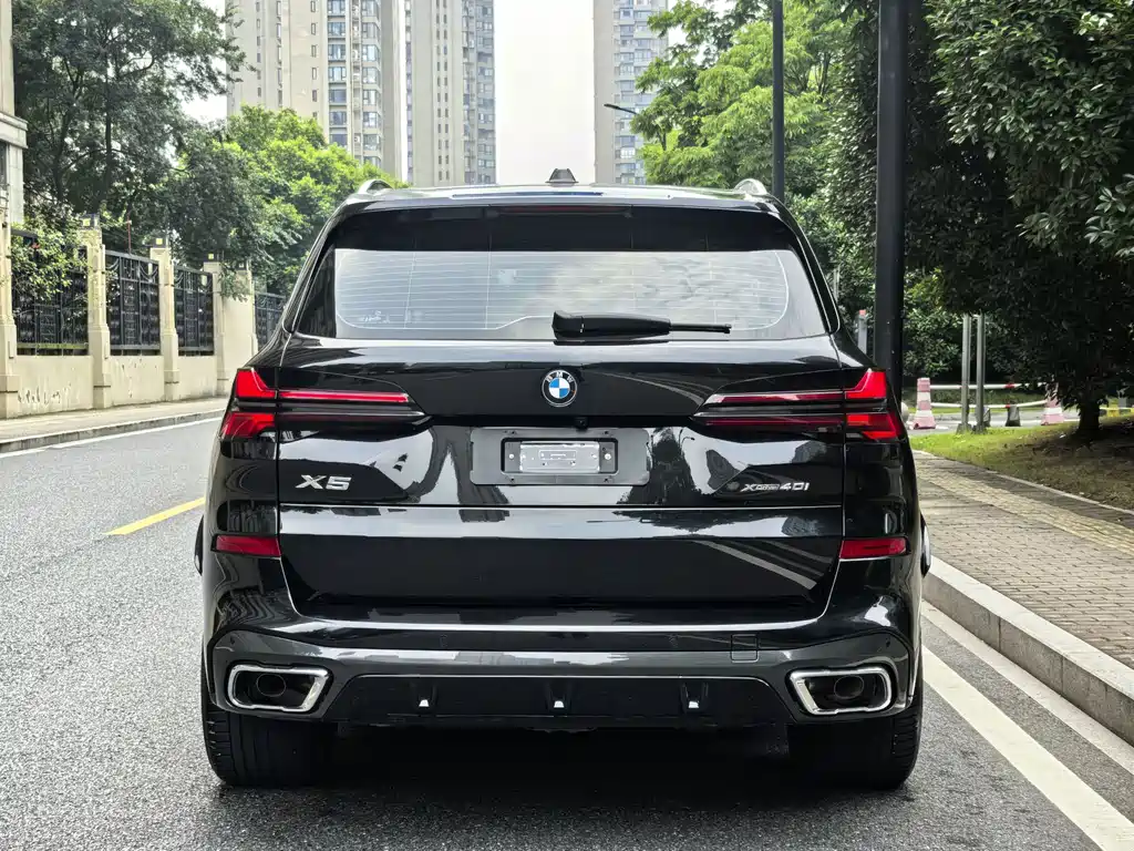 BMW X5 2023 xDrive 30Li Premium M Sport