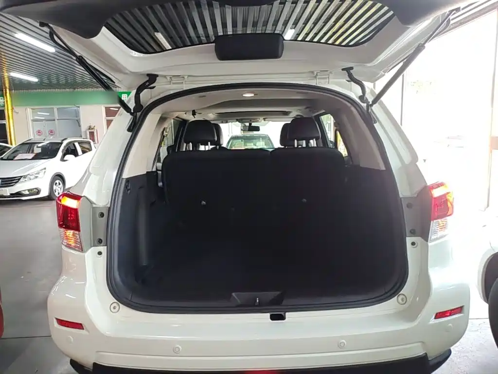 Nissan Terra — миниатюра 19