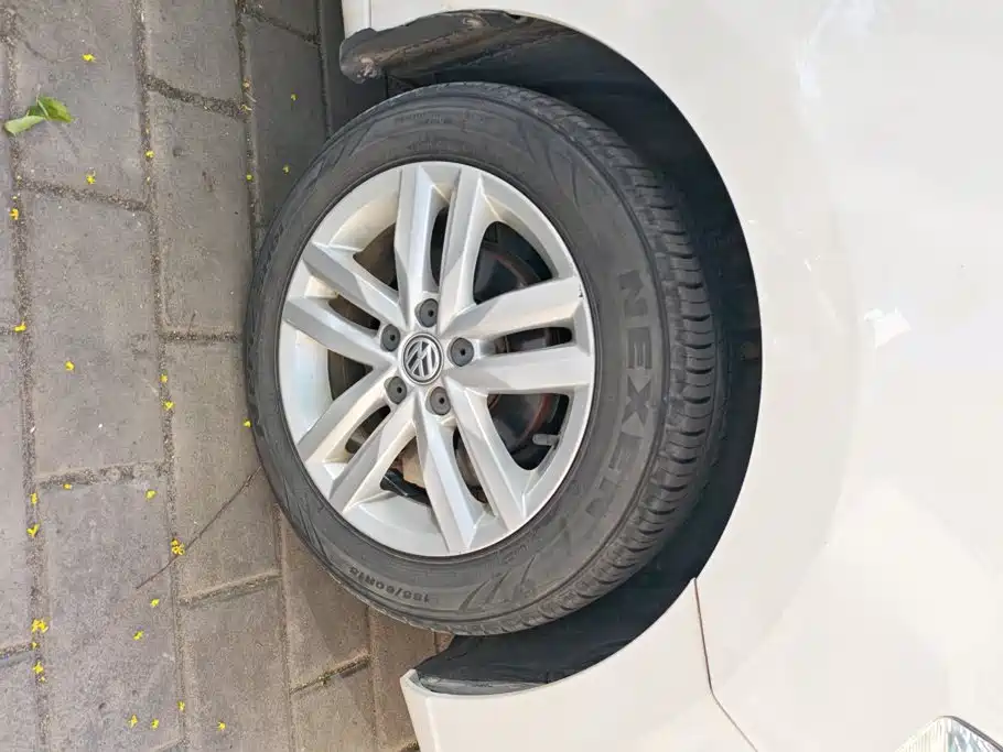 Volkswagen Jetta — миниатюра 6
