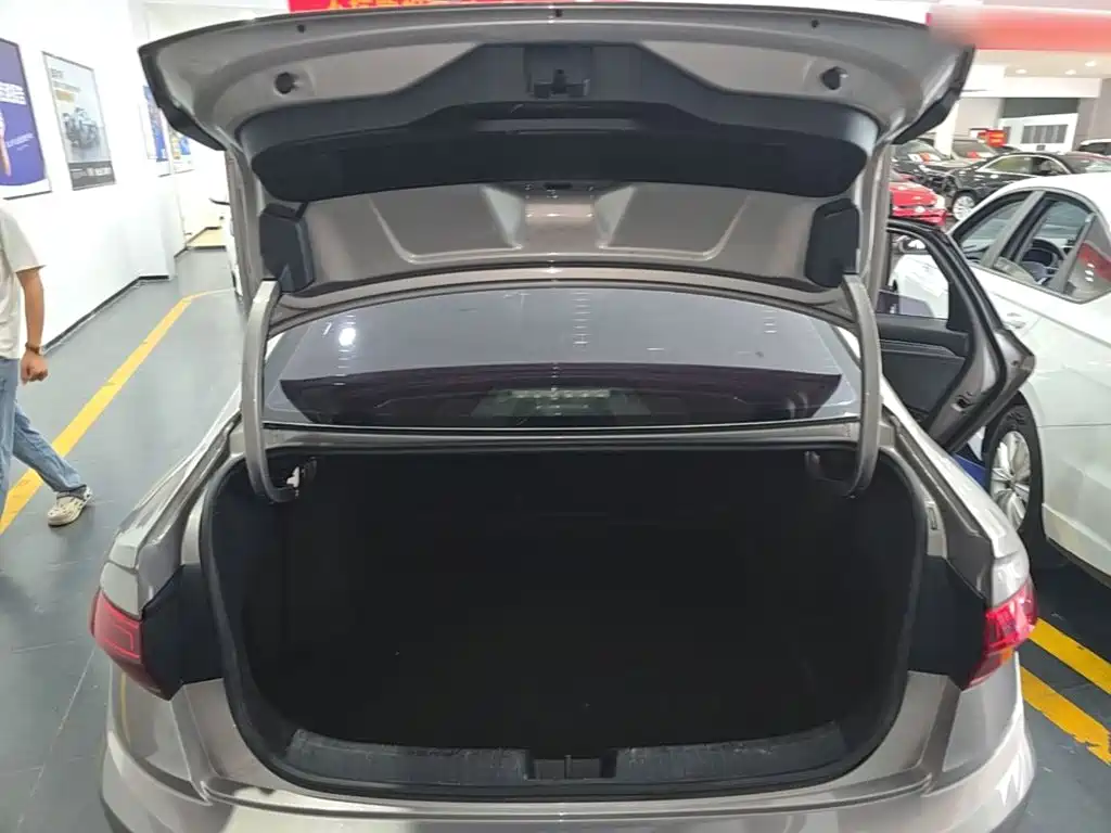 Volkswagen Sagitar — миниатюра 19