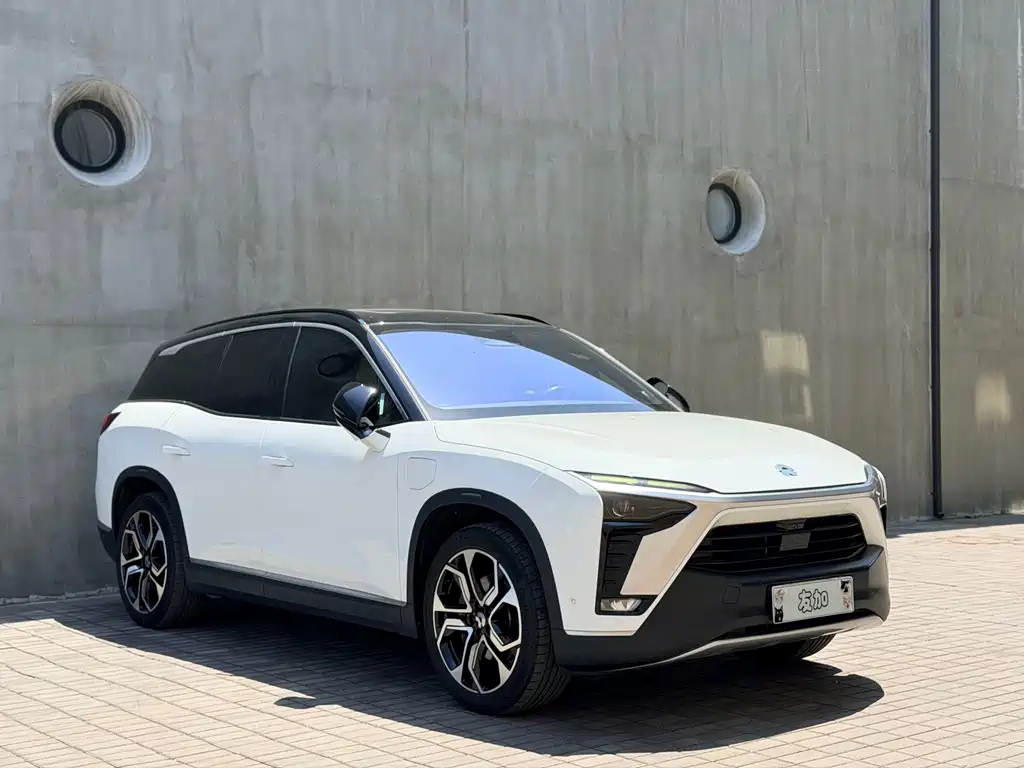 NIO ES8 2020 415KM мест