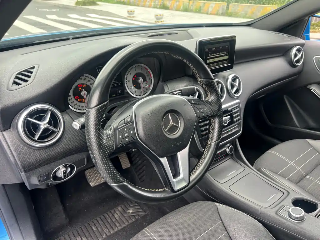 Mercedes-Benz A-Class (Import) — миниатюра 18