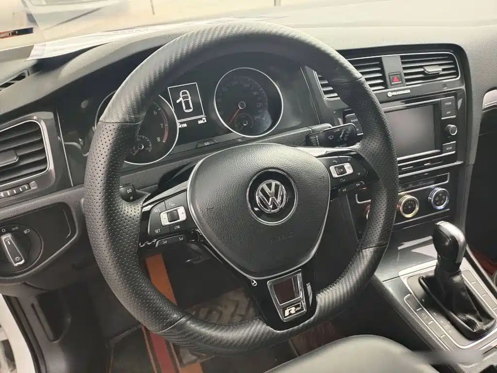 Volkswagen Golf — миниатюра 16