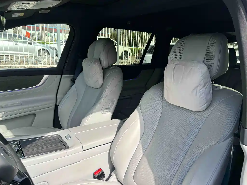 AITO ASK THE WORLD M9