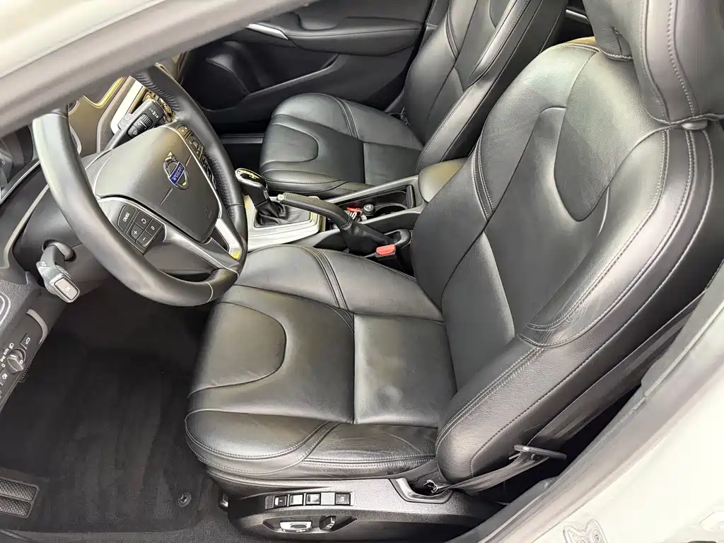 Volvo V40 2016 T3