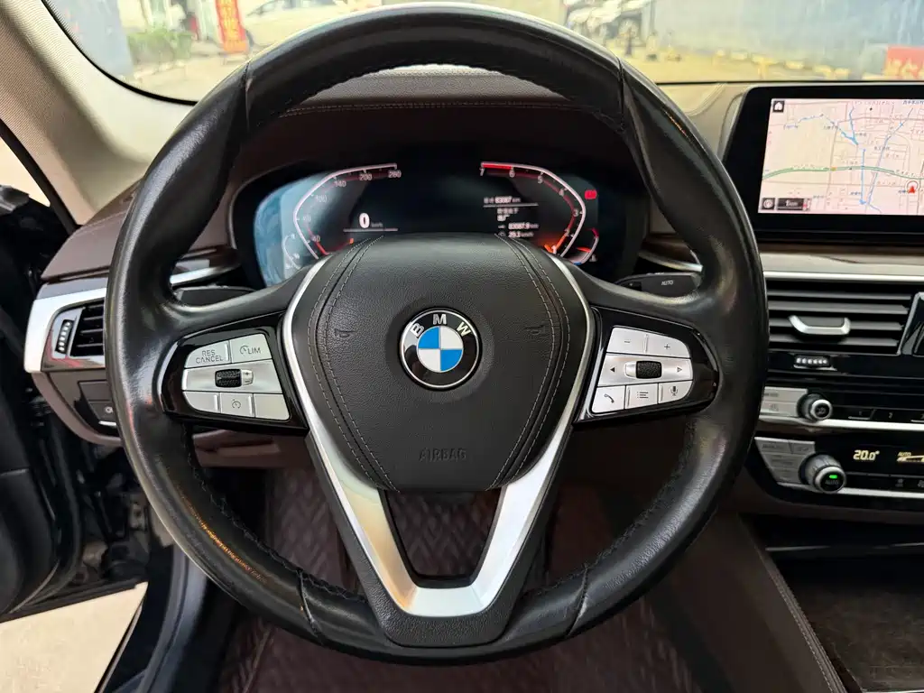 BMW 5 Series — миниатюра 15