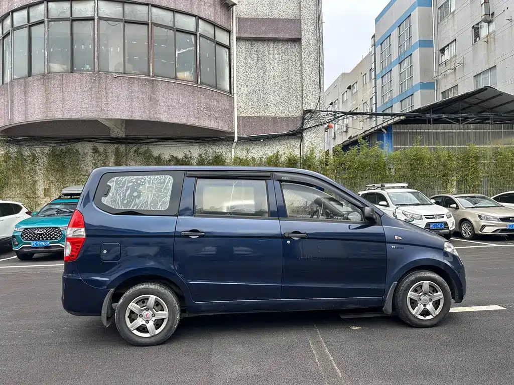 Wuling Hongguang — миниатюра 4