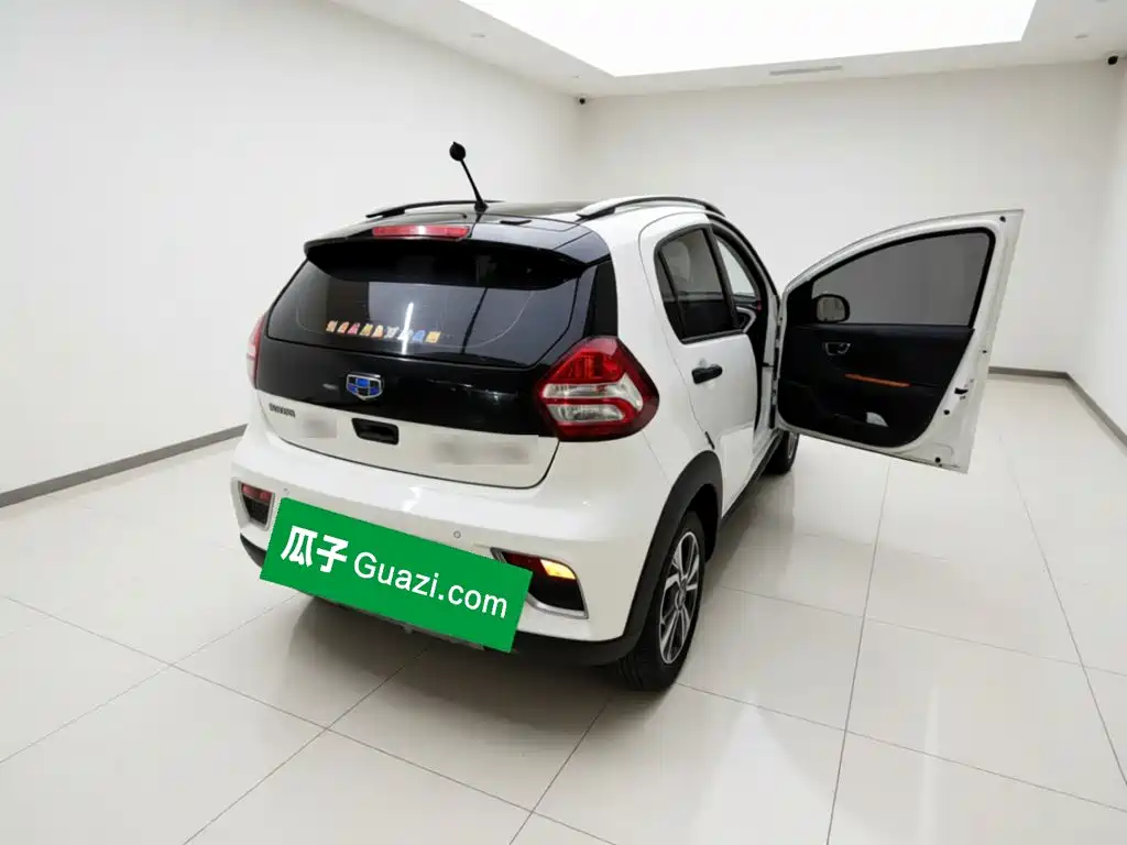 Geely Vision X1 — миниатюра 6