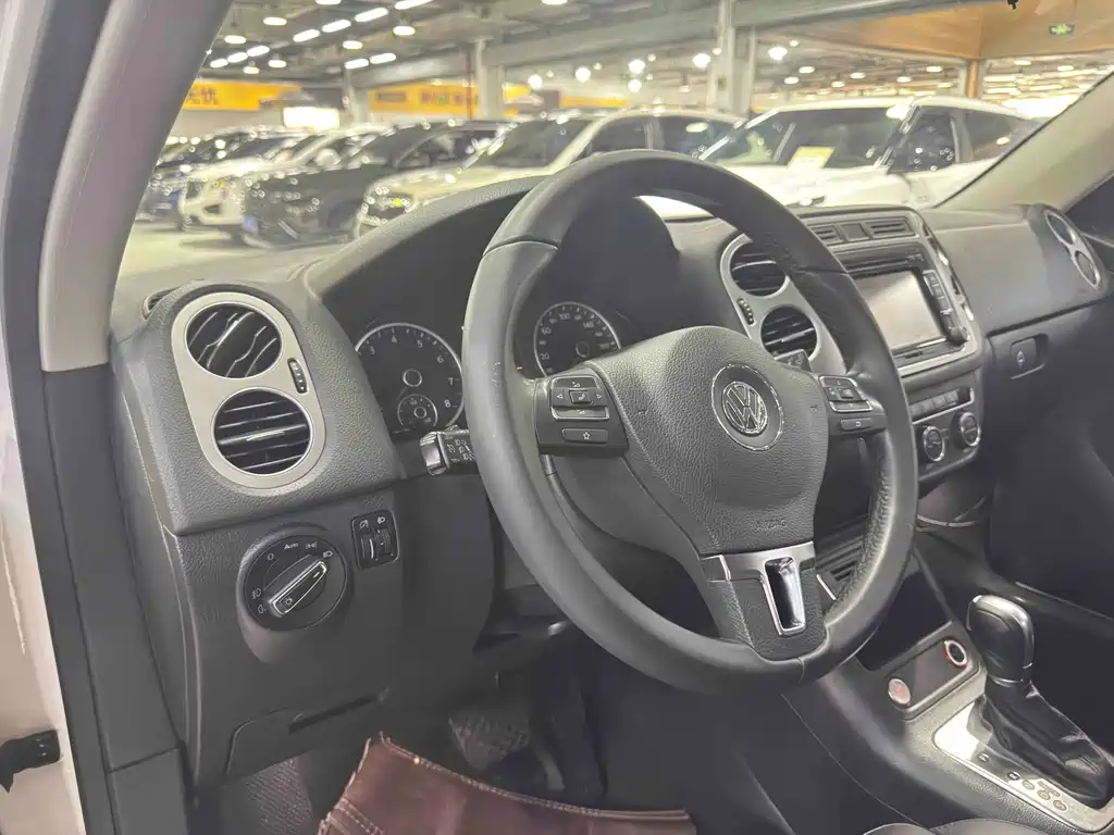 Volkswagen Tiguan — миниатюра 11
