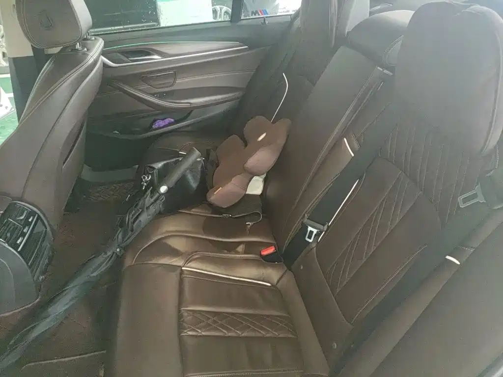 BMW 5 Series — миниатюра 15