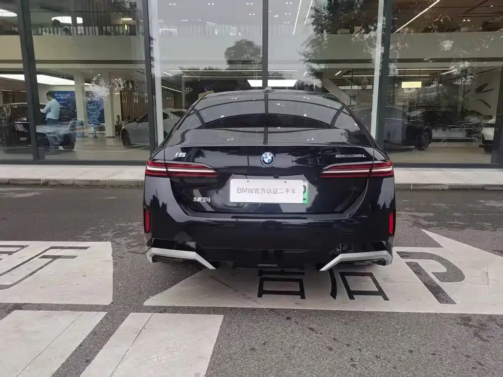 BMW i5 — миниатюра 5