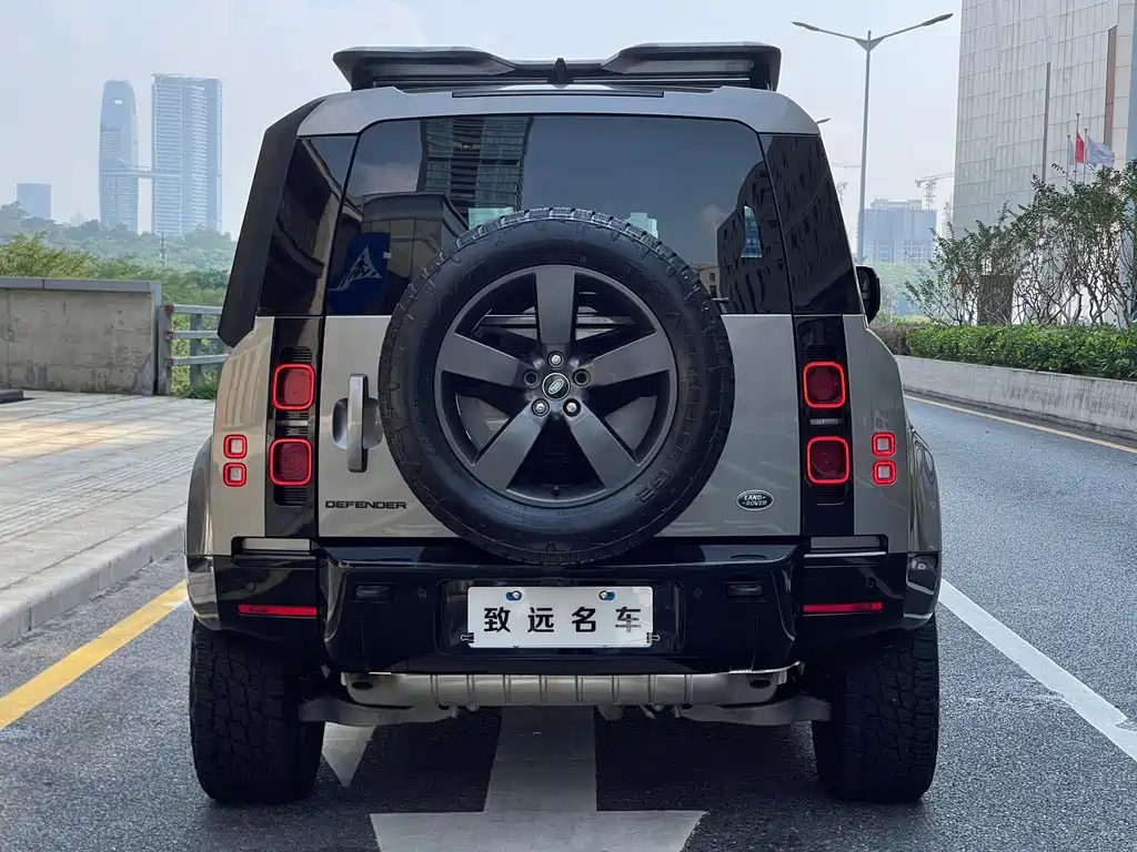 Land Rover Defender — миниатюра 5