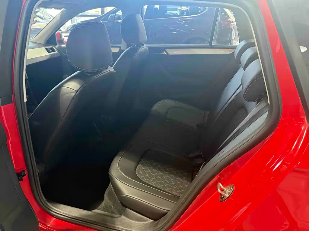 Skoda Rapid Spaceback — миниатюра 13