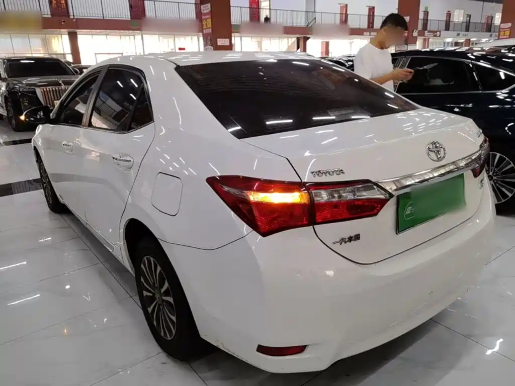Toyota Corolla — миниатюра 5