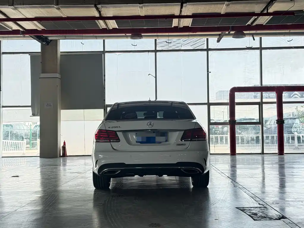 Mercedes-Benz E-Class — миниатюра 3