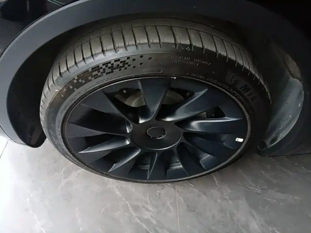 Tesla Model Y — миниатюра 23