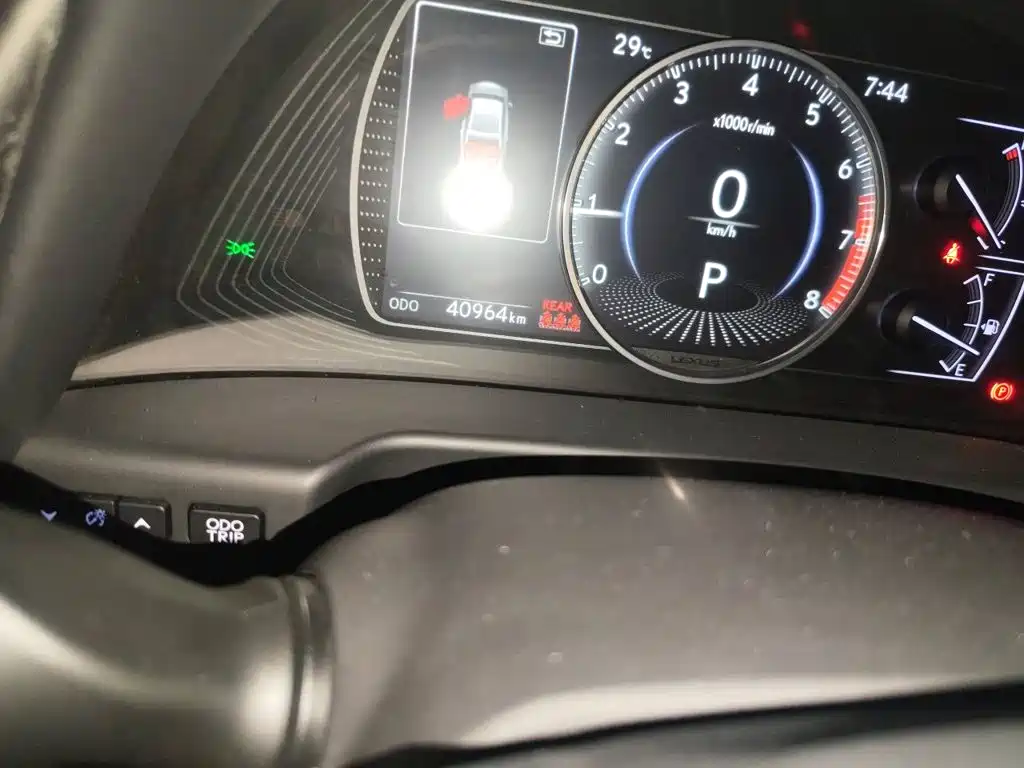 Lexus ES — миниатюра 8