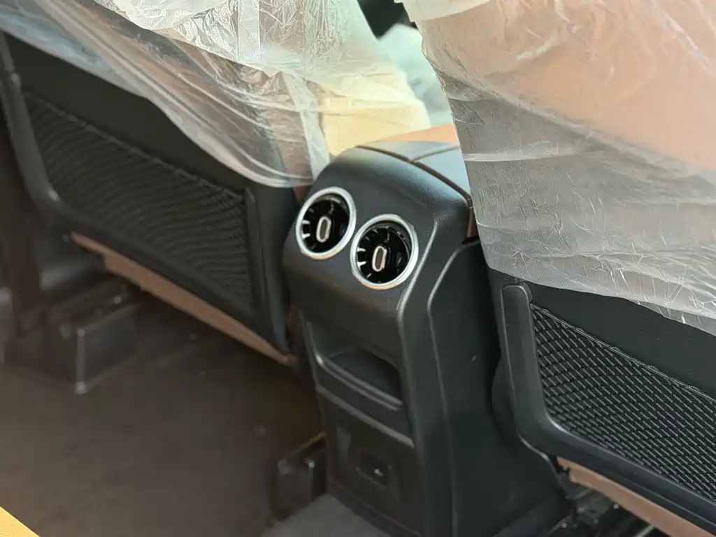 Mercedes-Benz GLB — миниатюра 23