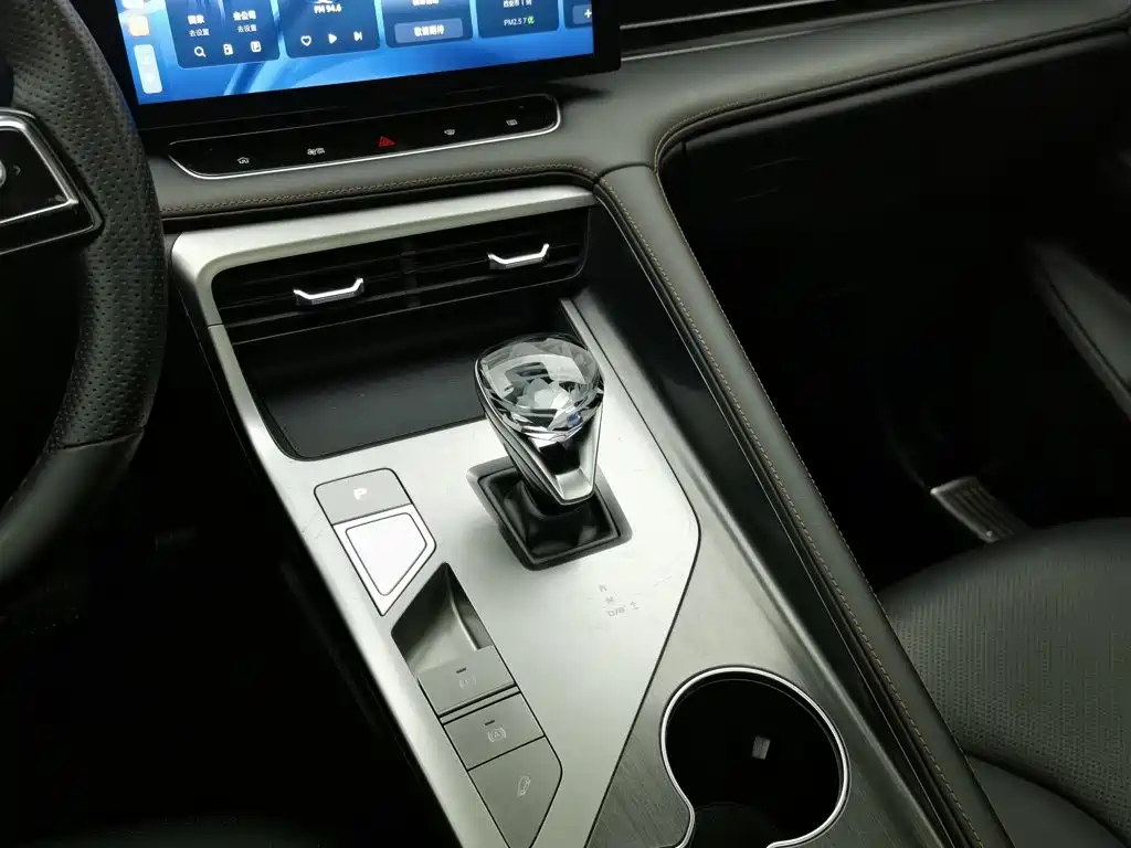 Roewe RX5 — миниатюра 13