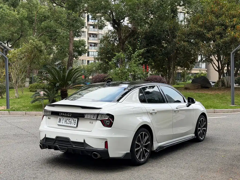 Lynk & Co 03 — миниатюра 4