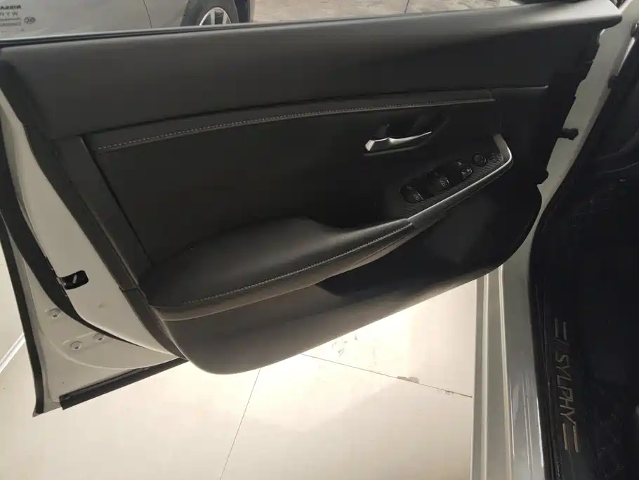 Nissan Sylphy — миниатюра 7