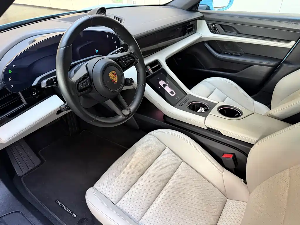 Porsche Taycan — миниатюра 9