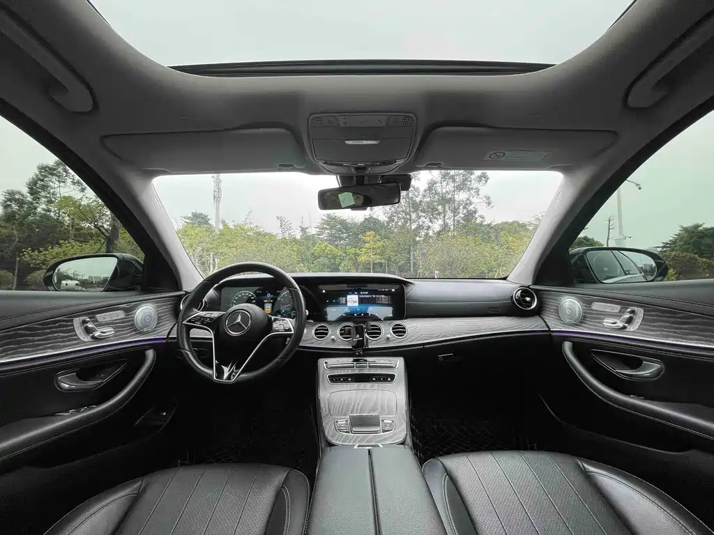 MERCEDES-BENZ E CLASS