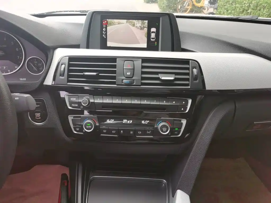 BMW 3 Series — миниатюра 13