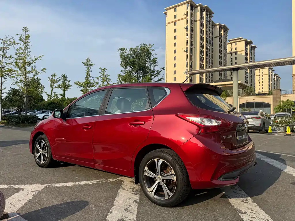 Nissan Tiida — миниатюра 13