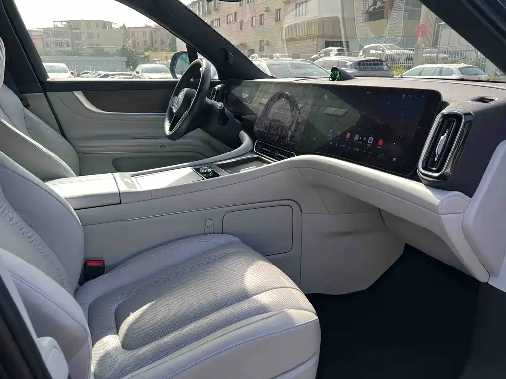 AITO ASK THE WORLD M9