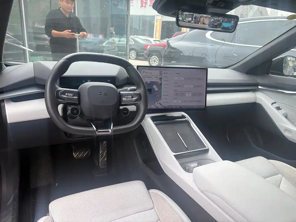 XPeng P7 — миниатюра 6