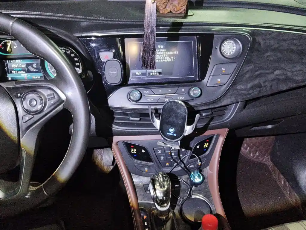 Buick Envision Plus — миниатюра 9