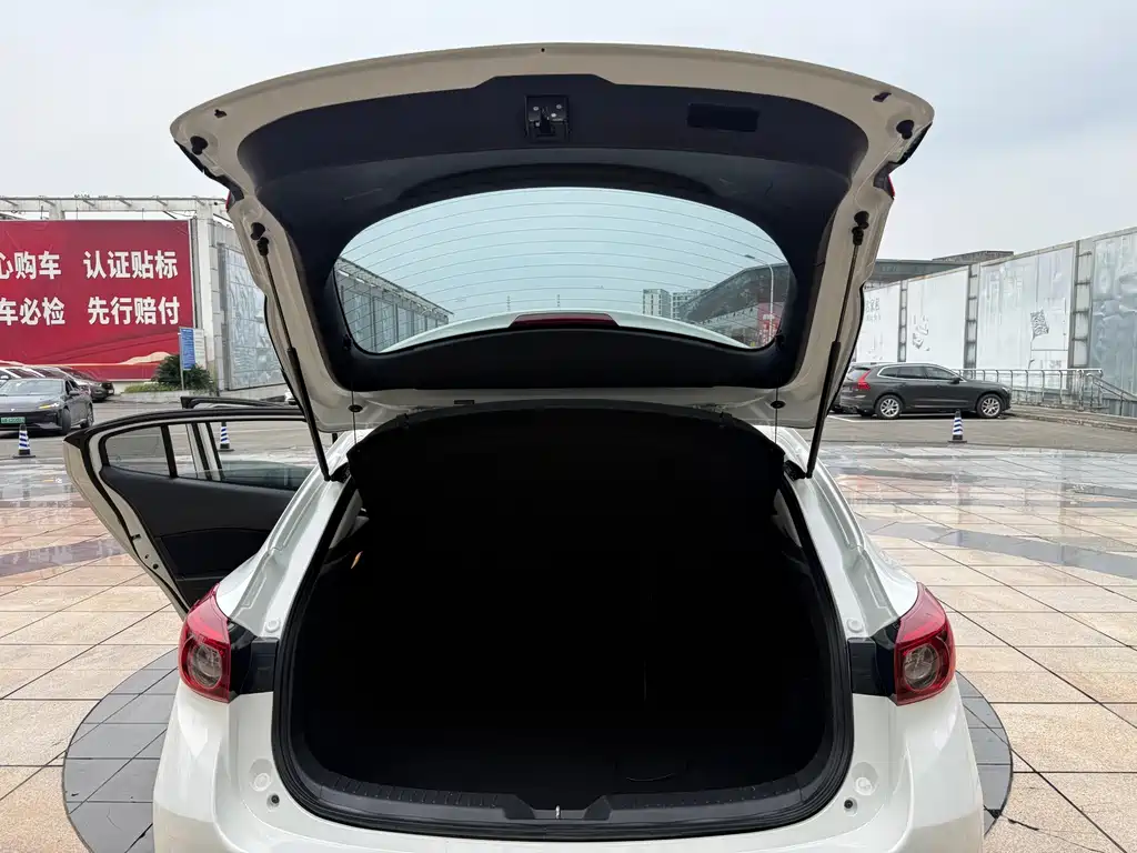 Mazda 3 Axela — миниатюра 16