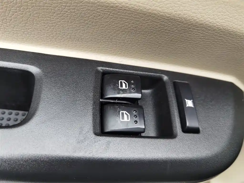 CHANGAN CROSS STAR V7 EV