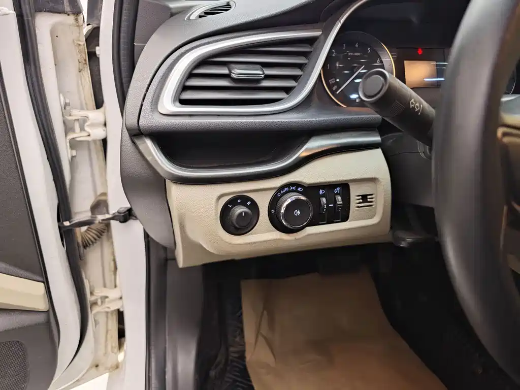 Buick Excelle — миниатюра 10
