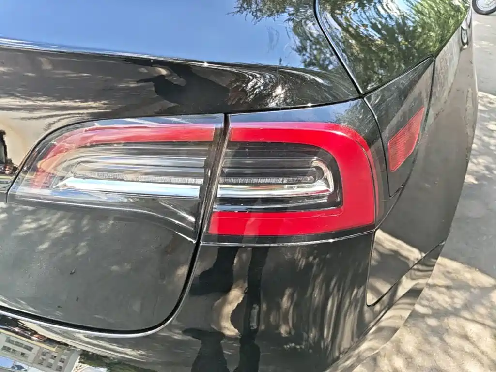 Tesla Model 3 — миниатюра 8