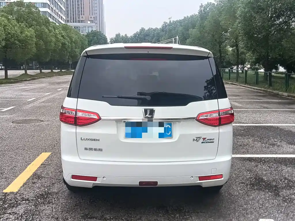 Luxgen Big 7 MPV — миниатюра 5