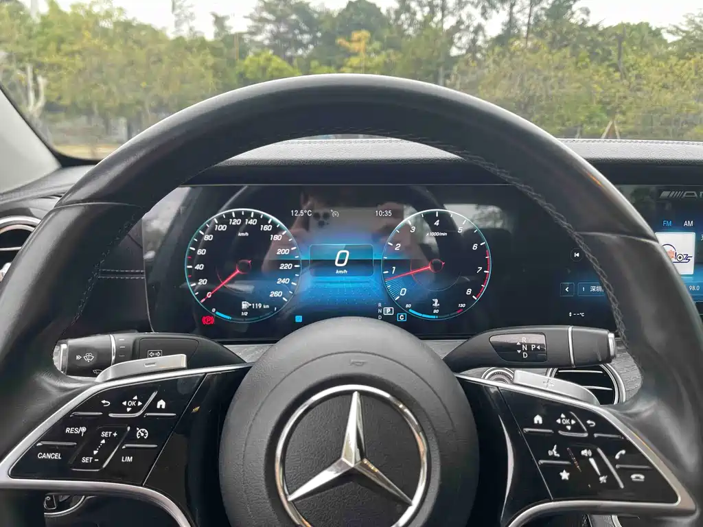 MERCEDES-BENZ E CLASS