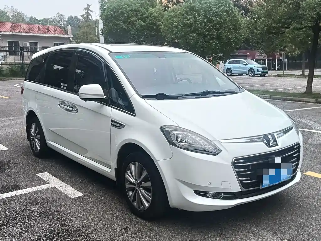 Luxgen Big 7 MPV — миниатюра 3