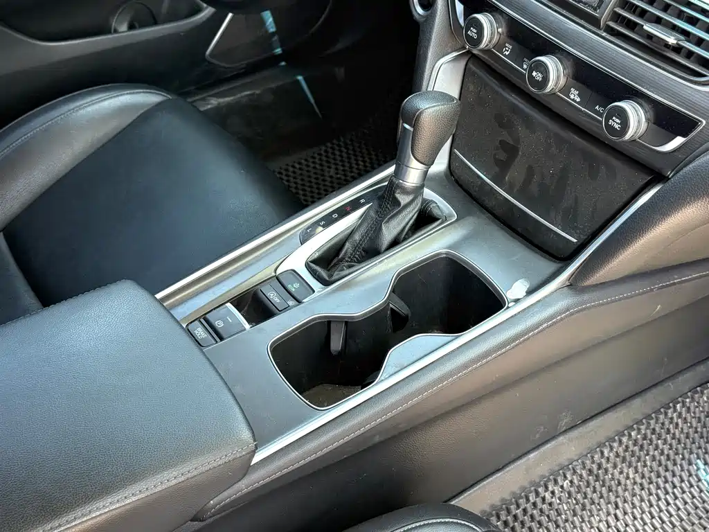 Honda Accord — миниатюра 14