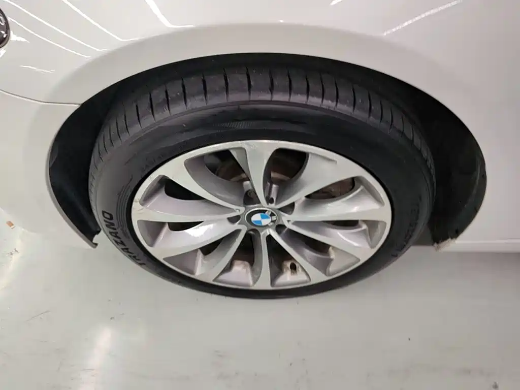BMW 5 Series — миниатюра 23