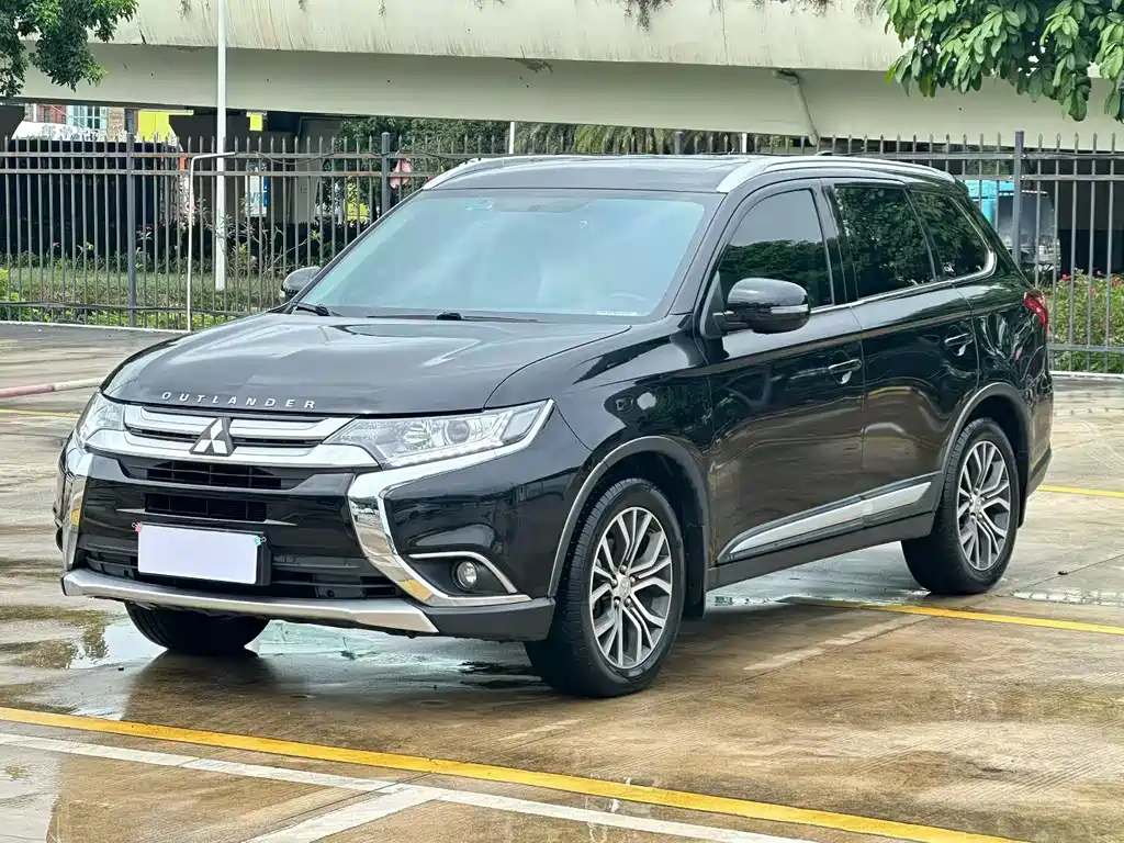 Купить Mitsubishi Outlander