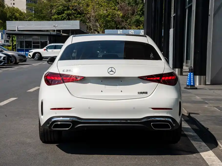 Mercedes-Benz C-Class — миниатюра 6