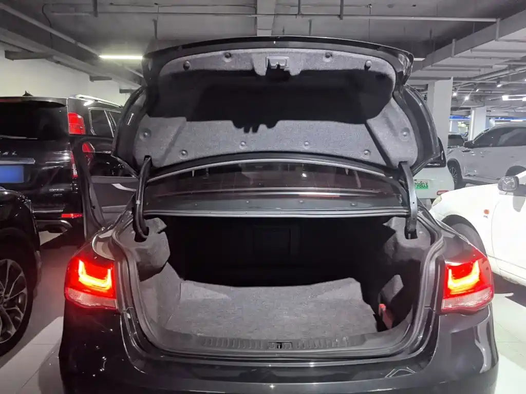 Chevrolet Malibu — миниатюра 19
