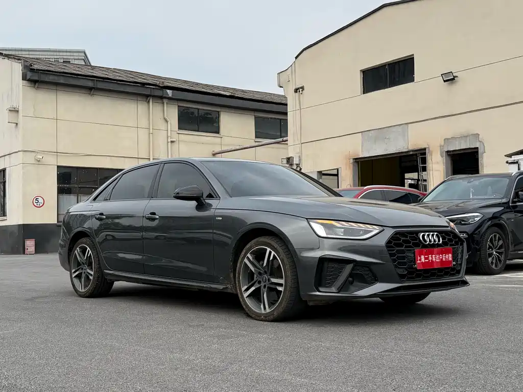 Audi A4L 2023 40 TFSI Luxury